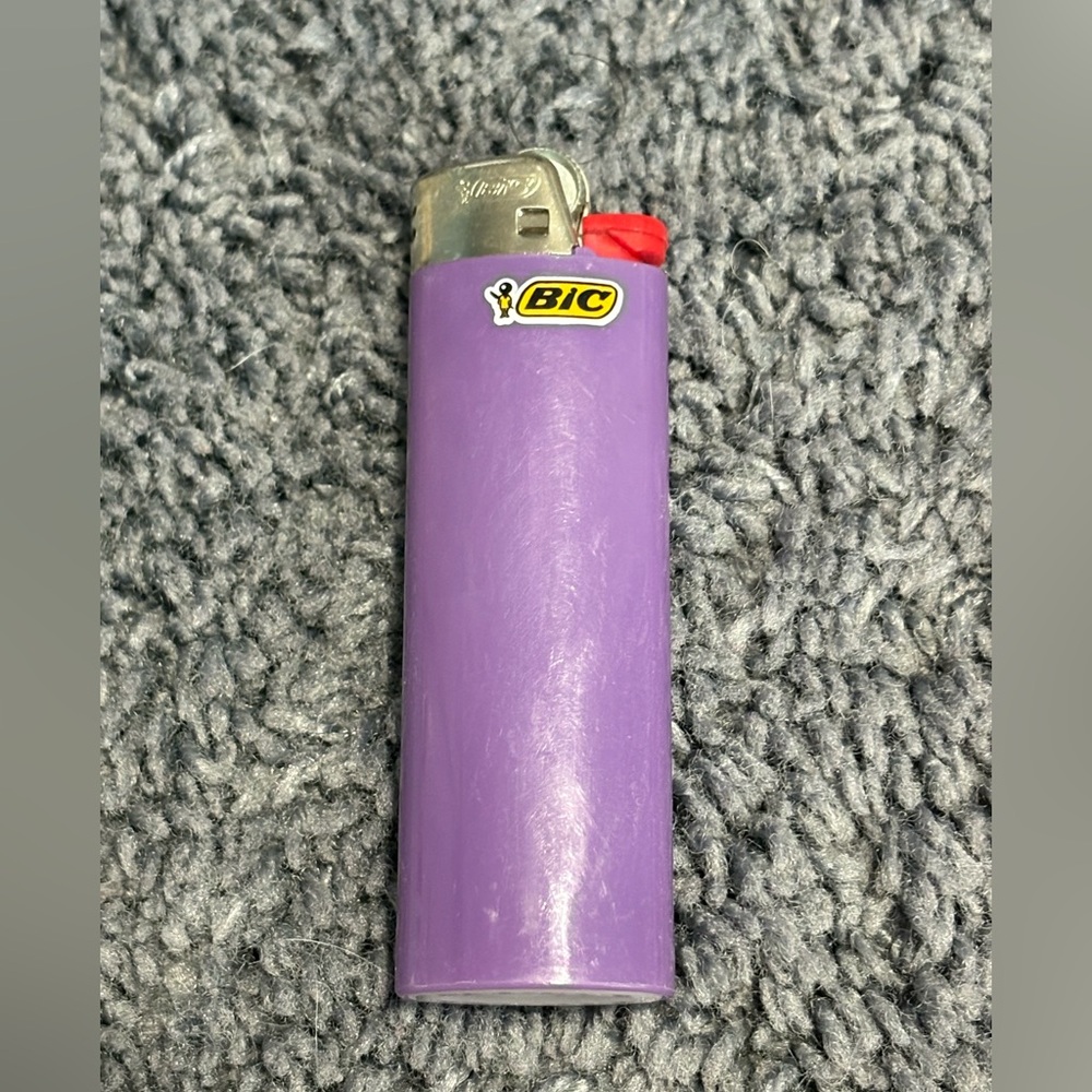NWT Bic plain purple lighter